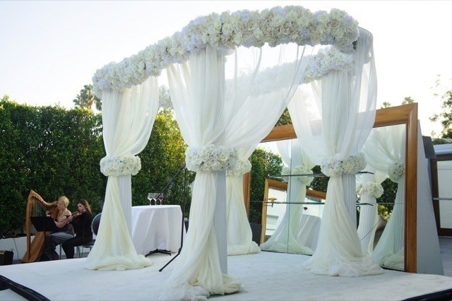 24-Modern-Glam-White-Wedding-Jessica-Elizabeth-Photographers-JET_0032-640x426