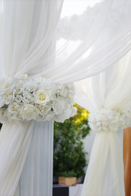 25-Modern-Glam-White-Wedding-Jessica-Elizabeth-Photographers-700_1050-426x640